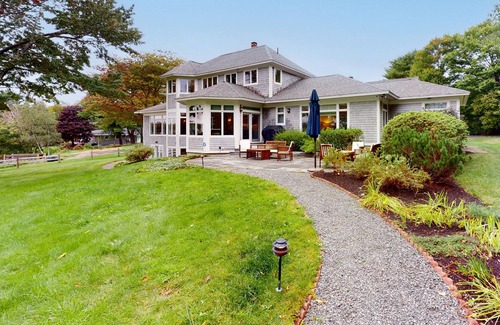 Belfast House | Waterfront home with ocean views, fireplace, AC & washer/dryer