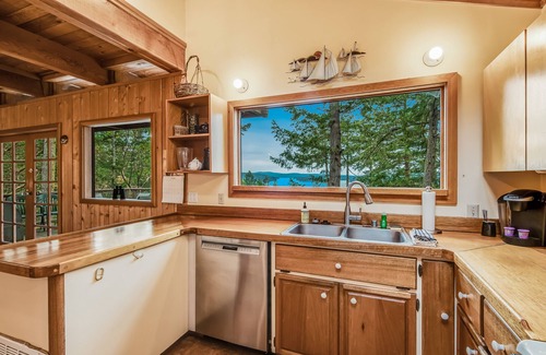 Orcas Cabin | Waterfront home with private deck, WiFi, W/D & spectacular views