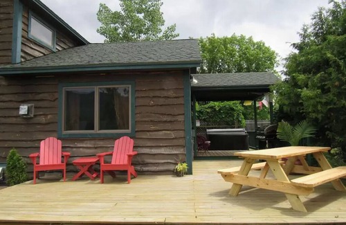 Wilmington House | Waterfront, Hot Tub, 5 minutes to Whiteface and pet friendly!