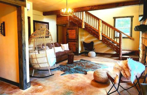 Waller House | Waterfront Houston Hide out In A Magical Forest