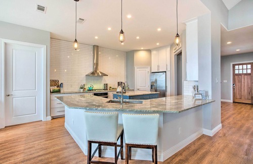 Quinlan House | Waterfront Lake Tawakoni Home w/Fire Pit!