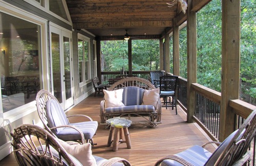 Hartwell House | Waterfront Lodge 16 beds, lake view, perfect for family/corporate gatherings!