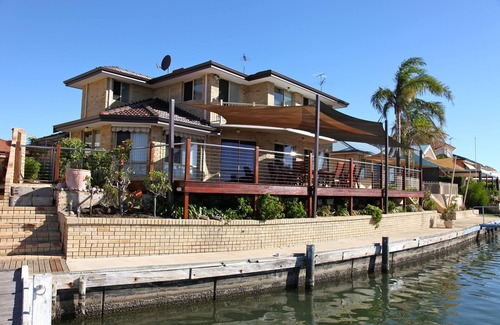 Dudley Park House | Waterfront Luxury Living in this well equipped and beautifully maintained home!