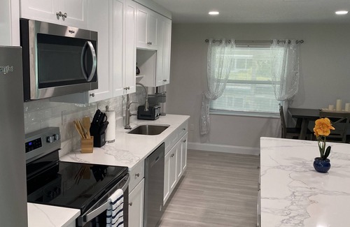 Surfside Estate House | Waterfront, Newly renovated House, Open floor plan, Garage, near Canaveral