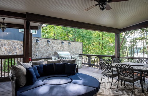 Oakwood House | Waterfront on Lake Lanier-updated home with Dock close to golf and 1 hour to UGA
