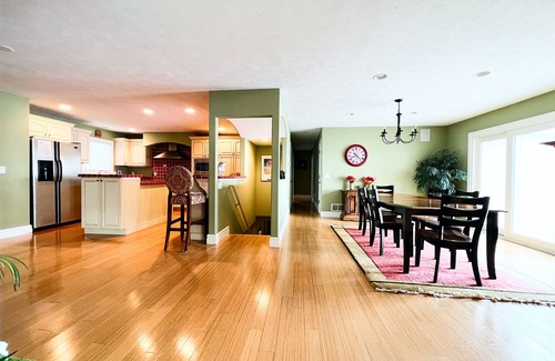Traverse City House | Waterfront on West Bay. 15 min to Traverse. Fire pit, gas grill, Sauna, AC