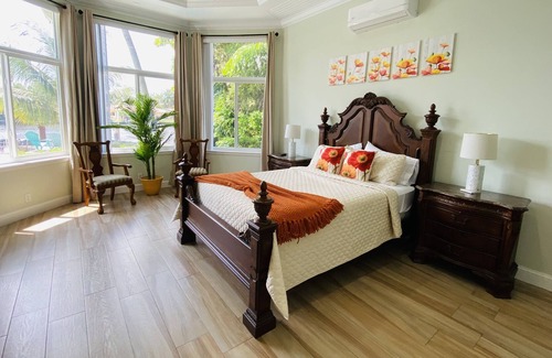Coral Shores Villa | Waterfront Paradise: Heated Pool, Marina, Kayaks, 1 mile to the beach