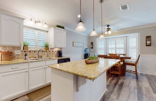 Brookeland House | Waterfront Property on Lake Sam Rayburn - Sandy Cove