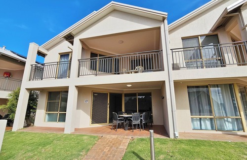 Kalbarri Villa | Waterfront Resort | Sleeps 7 | Pool