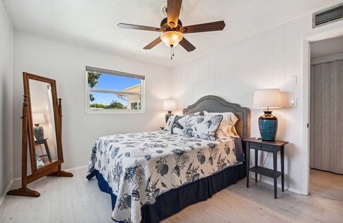 Baywood Village House | Waterfront Retreat w/Private Boat Dock!
