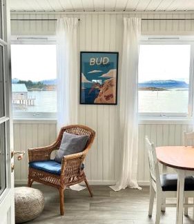 Bud House | Waterfront Rorbu - By the Beach