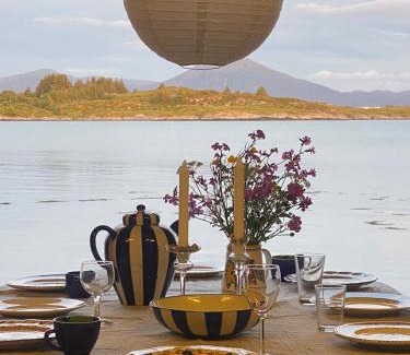 Bud House | Waterfront Rorbu - By the Beach