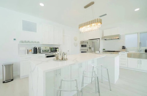 Palm Beach - West Palm Beach House | Waterfront Sanctuary, Heated Pool, Parking, Sauna