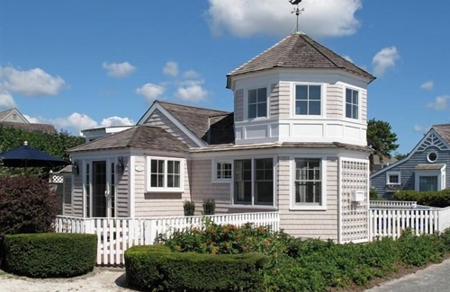 Mashpee Cottage | Waterfront - Stunning Architect Designed Sun Drenched Ocean Front Cottage
