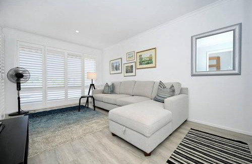 Warana House | Waterfront Stylish Luxury, Light, Relaxed