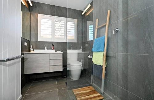Warana House | Waterfront Stylish Luxury, Light, Relaxed