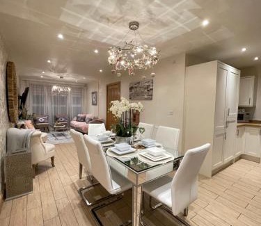 St. Thomas House | Waterfront Villa Marina SA1 Swansea