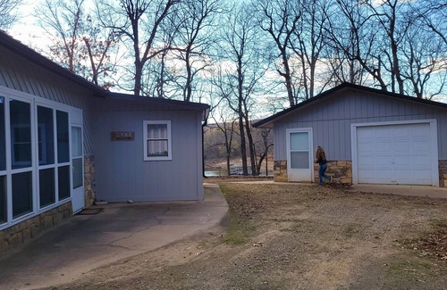 Hoyt House | Waterfront with Sandy Beach on Lake Eufaula