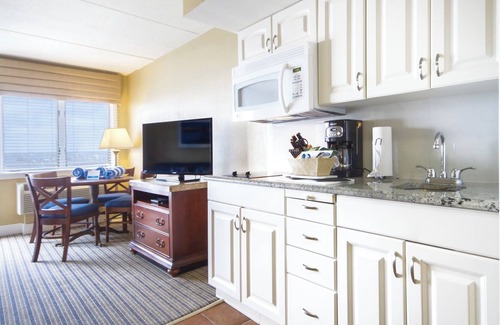 The Point Hotel | Waterfront! Wyndham Inn on Long Wharf Resort