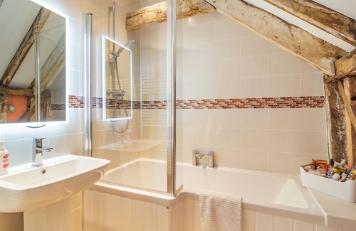 Harleston Cottage | WATERMILL GRANARY BARN, pet friendly, with a garden in Wortwell