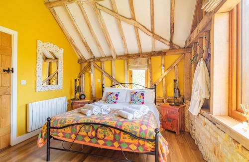 Harleston Cottage | WATERMILL GRANARY BARN, pet friendly, with a garden in Wortwell