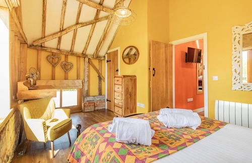 Harleston Cottage | WATERMILL GRANARY BARN, pet friendly, with a garden in Wortwell