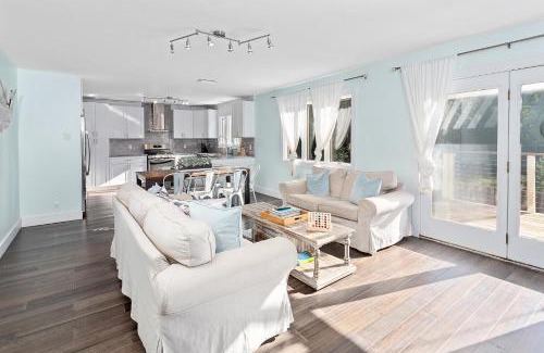 East Beach House | Waters Edge - 1808 Ocean Road