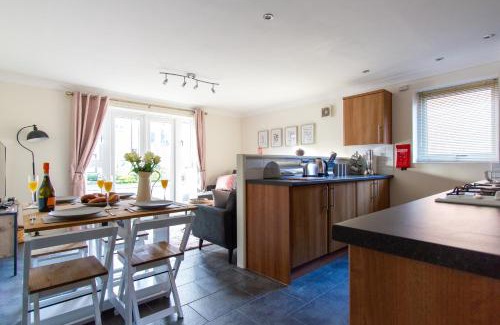 Chester Apartment | Waters Edge