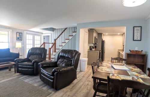 Gilford House | Waters Edge on Dockham Shore! Lake Winnipesaukee Waterfront!