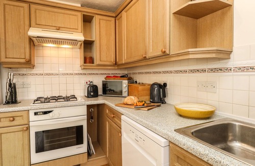 Wyke Regis Cottage | WATERS EDGE, pet friendly, with a garden in Wyke Regis