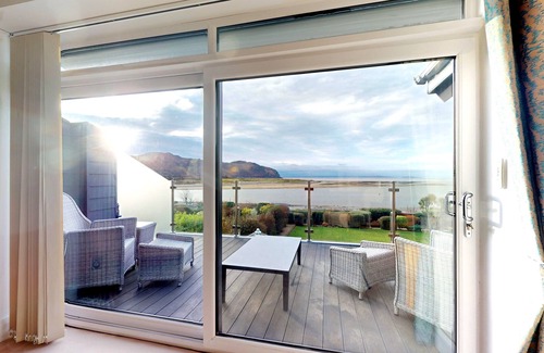 Deganwy Cottage | Waters Edge - Three Bedroom Cottage, Sleeps 6