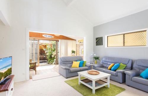 Tuncurry House | Waterside at Point Road