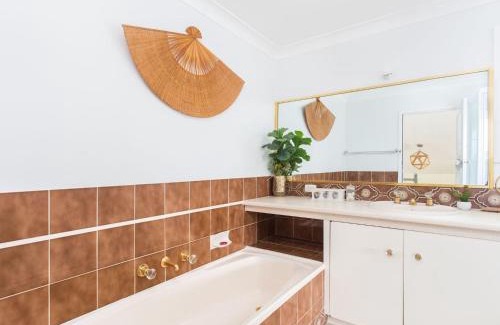 Tuncurry House | Waterside at Point Road