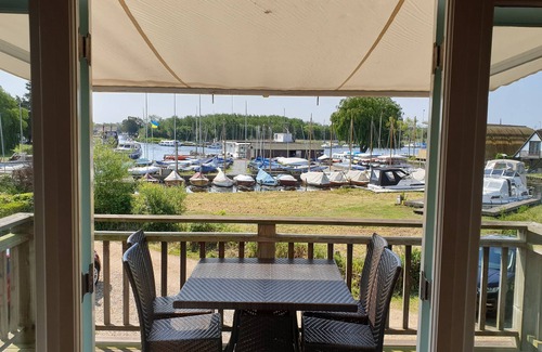 Horning House | Waterside House With Garden (3 Bedrooms - Sleeps 5)
