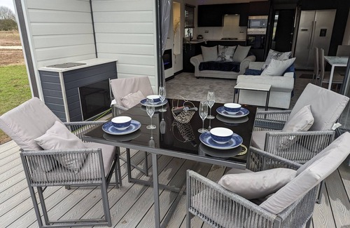 Sandilands Cabin | Waterside Lodge - Dog Friendly, Sutton on Sea