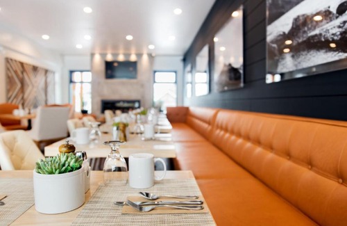 Waterton Park Hotel | Waterton Glacier Suites