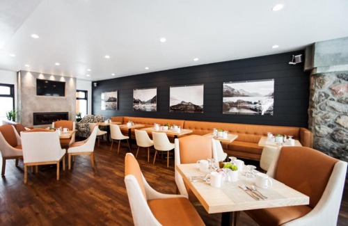 Waterton Park Hotel | Waterton Glacier Suites