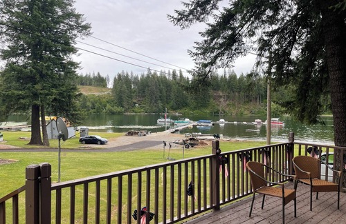 Spirit Lake Cabin | Waterview, 2Bd/2Ba, W/D, Full Kitchen, A/C, Deck, BBQ, Boat slip, Firepit, Pets