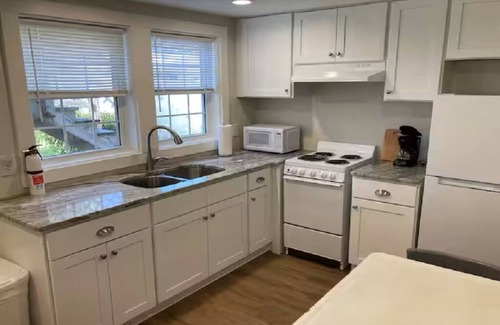 Swansboro Apartment | Waterview Swansboro Sandpiper #2. One block from everything! Cozy 1 Bdrm/1Bth.