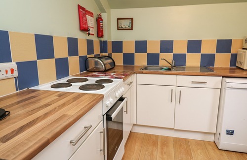 Rhydcymerau Cottage | WAUN FFOREST, pet friendly, character holiday cottage in Llansawel