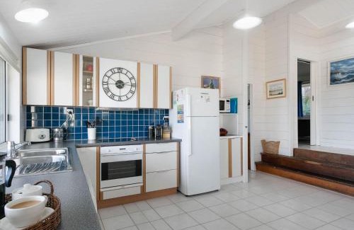 Carrickalinga House | Wave and See 53 Gold Coast Drive