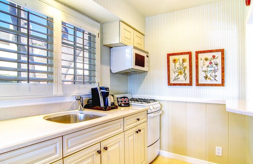 Golden Rectangle Hotel | Wayside Inn