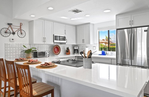 Palm Desert House | "WE ARE IN! THE PLACE IS STUNNING!" Actual tenant comment upon arrival
