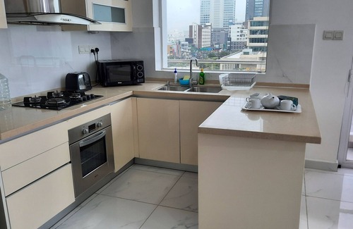 Mount Lavinia Apartment | We are opposite to Cinnamond Grand hotel and the Crescat shopping mall.