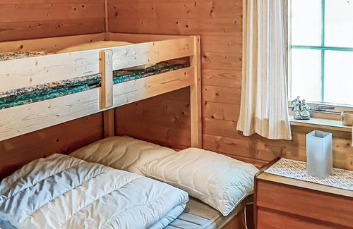 Fjaler House | We are pleased to welcome you to a pearl by the fjord.