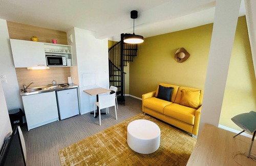 Barbatre Apartment | We Live In R - Duplex 503
