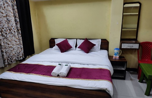 Varanasi Cabin | We provide best rooms at affordable prices, with all attractions in varanasi .