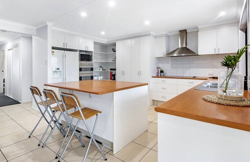 Mermaid Waters House | Weatherly Waters (Pet Friendly)