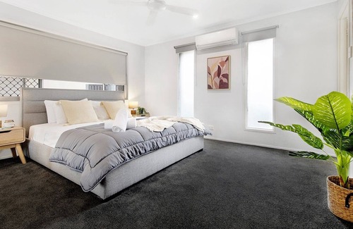Mermaid Waters House | Weatherly Waters (Pet Friendly)