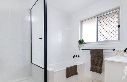 Mermaid Waters House | Weatherly Waters (Pet Friendly)